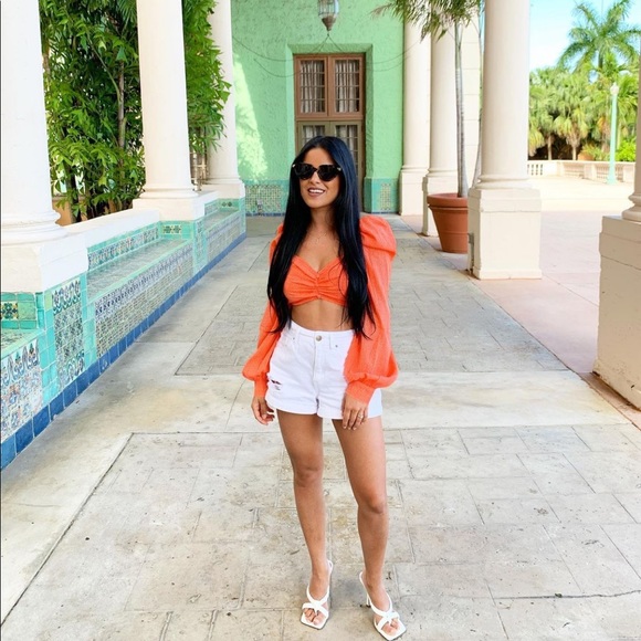 Meet your Posher, Miami Thrifts! - Picture 2 of 5